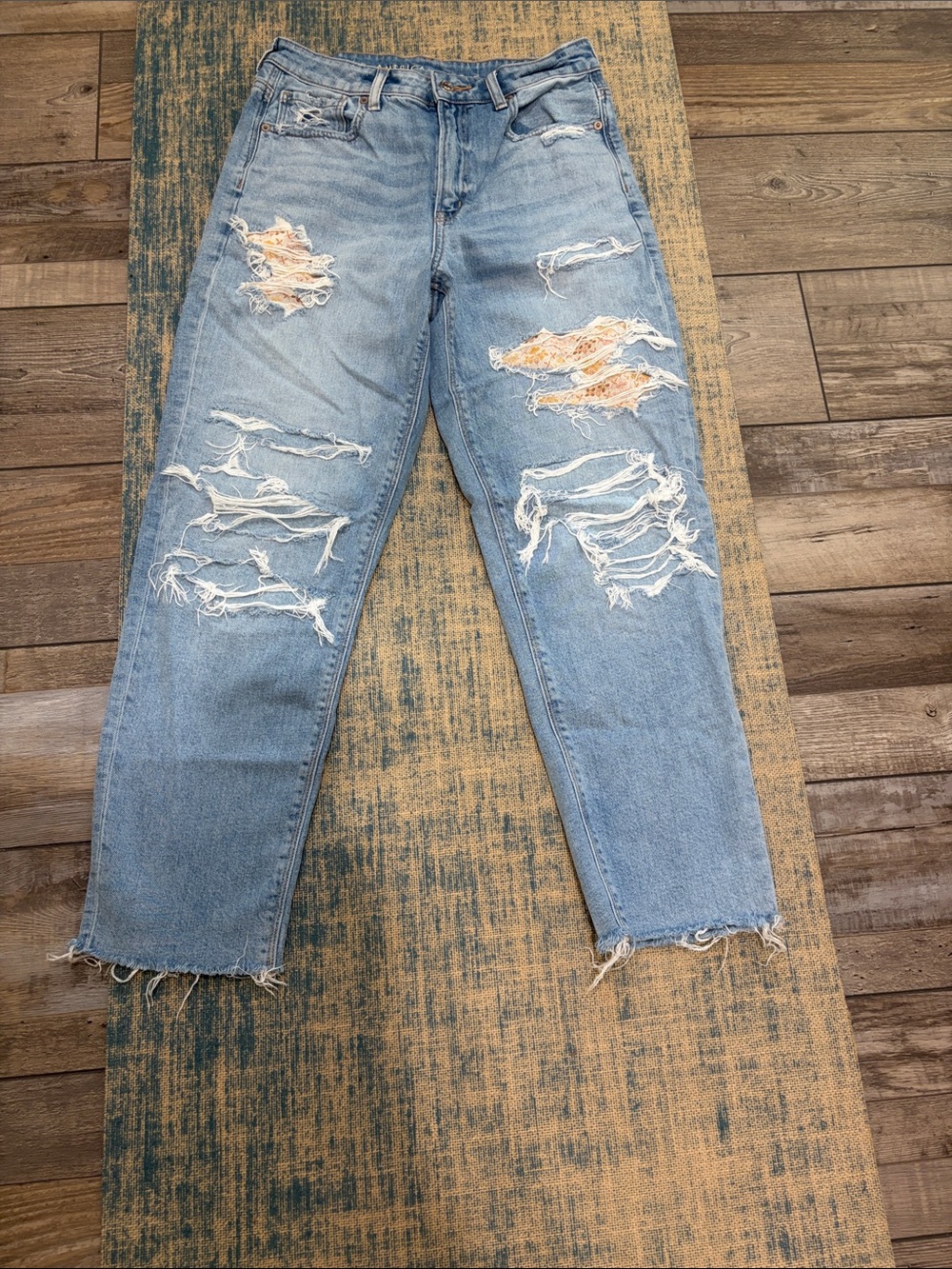 American Eagle Outfitters Light Blue Distressed Boyfriend Jeans